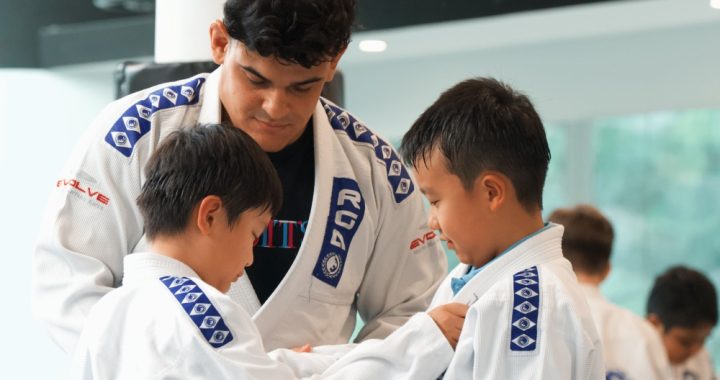 Alors que les arts martiaux enseignent aux enfants la responsabilité