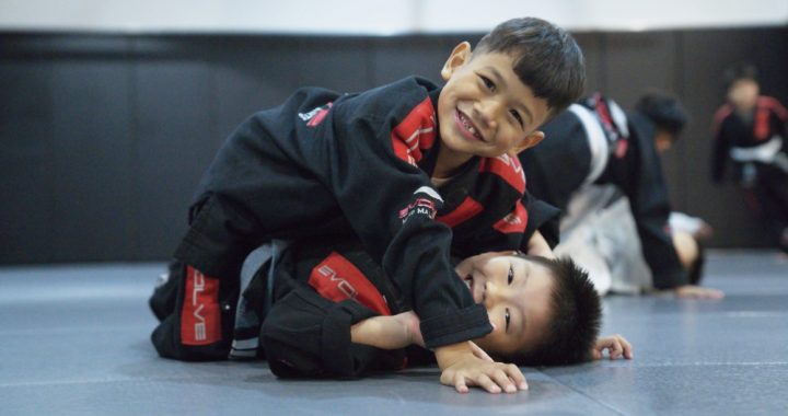 Guide du parent sur la nutrition et la récupération pour les enfants pratiquant les arts martiaux