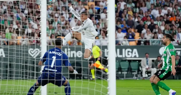 Real Betis 0-1 Real Madrid: Merengues memimpin di babak pertama berkat Vinícius Jr